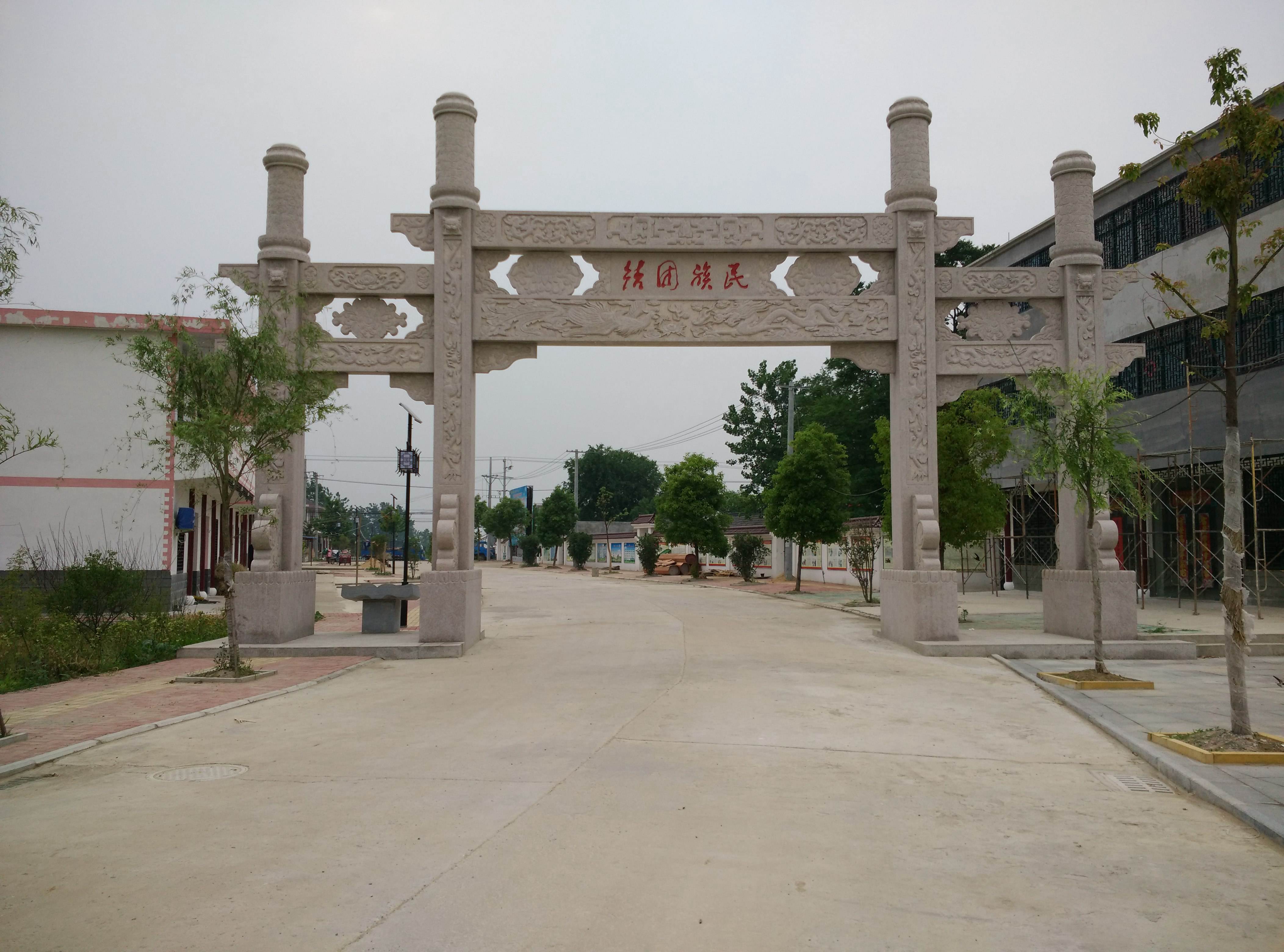 農(nóng)村石牌坊