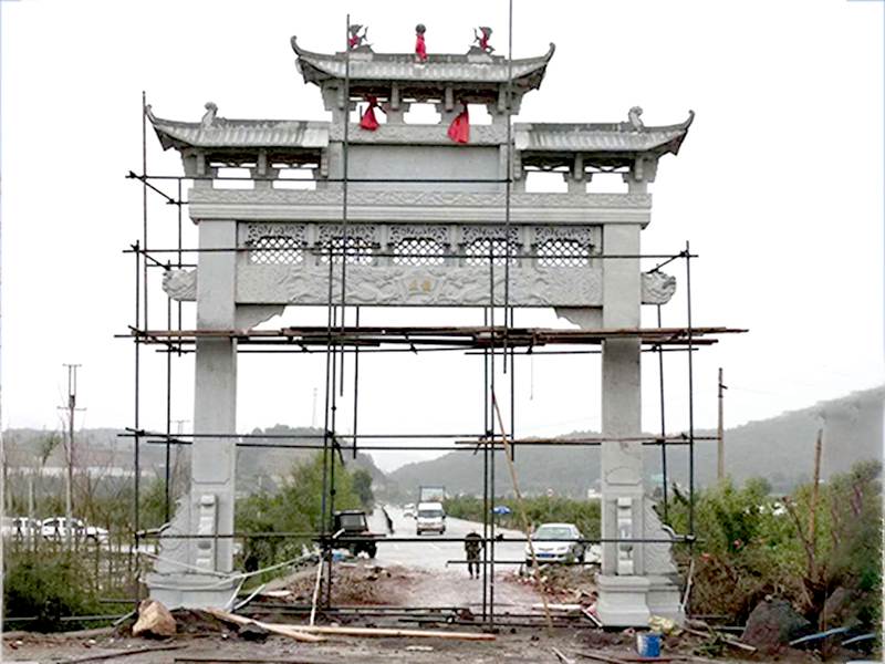 鄉(xiāng)村石牌坊