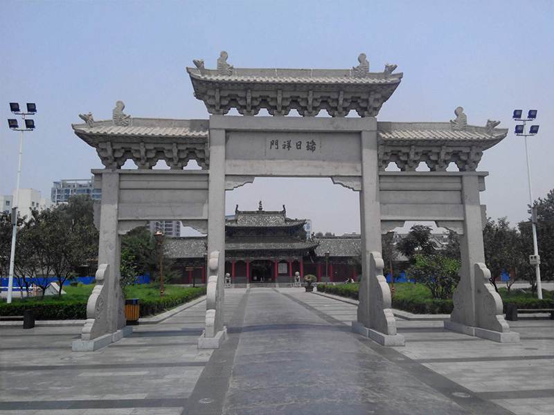 景區(qū)石雕牌樓